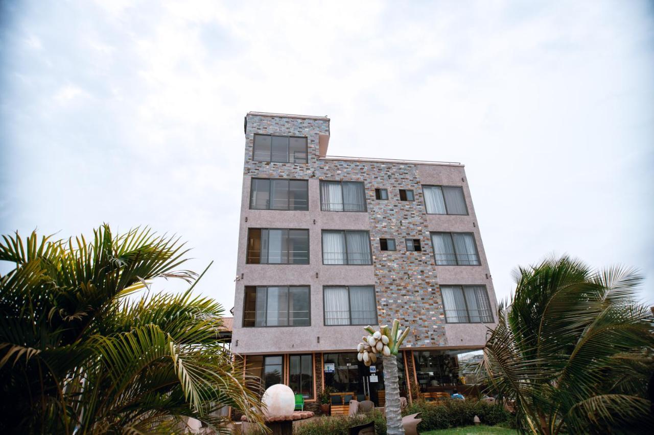 Plus 33 Hotel Nungua Экстерьер фото