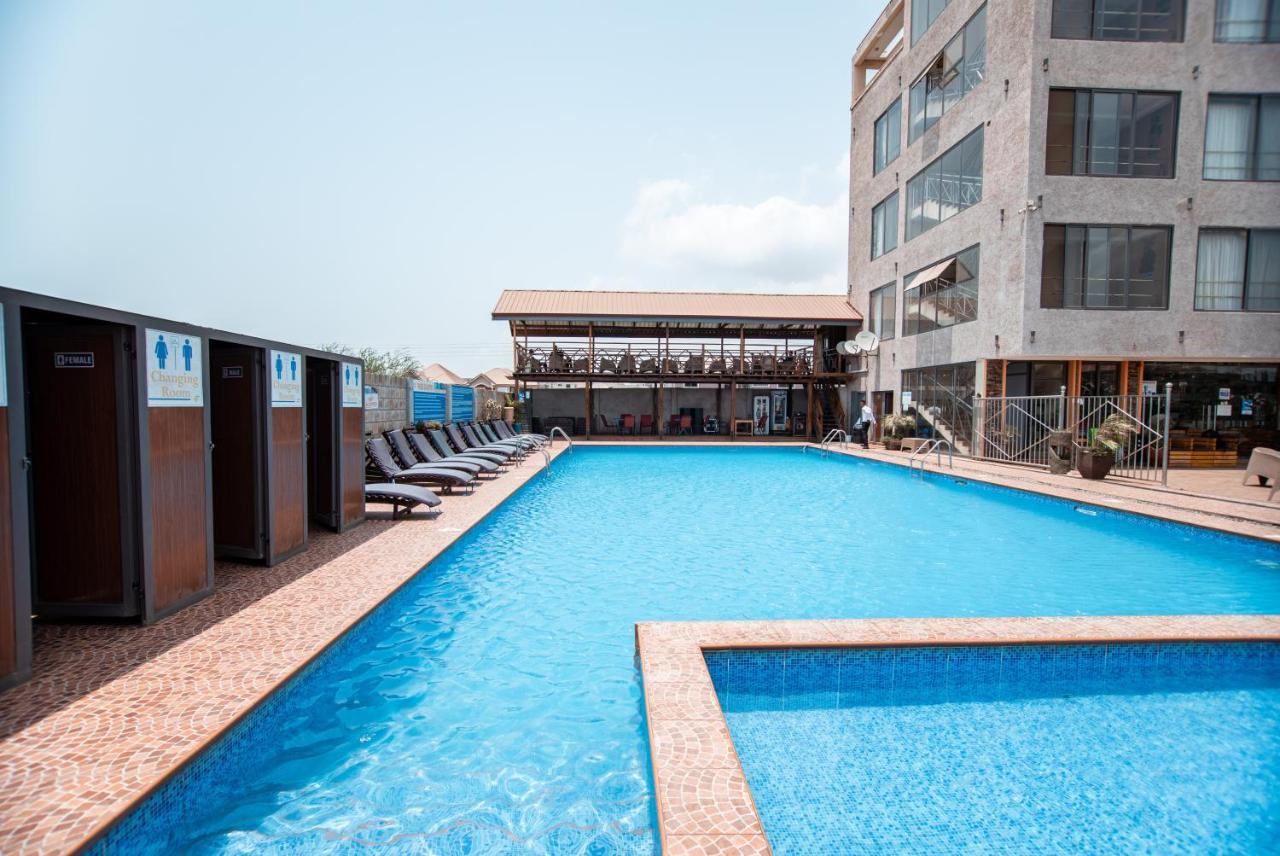 Plus 33 Hotel Nungua Экстерьер фото