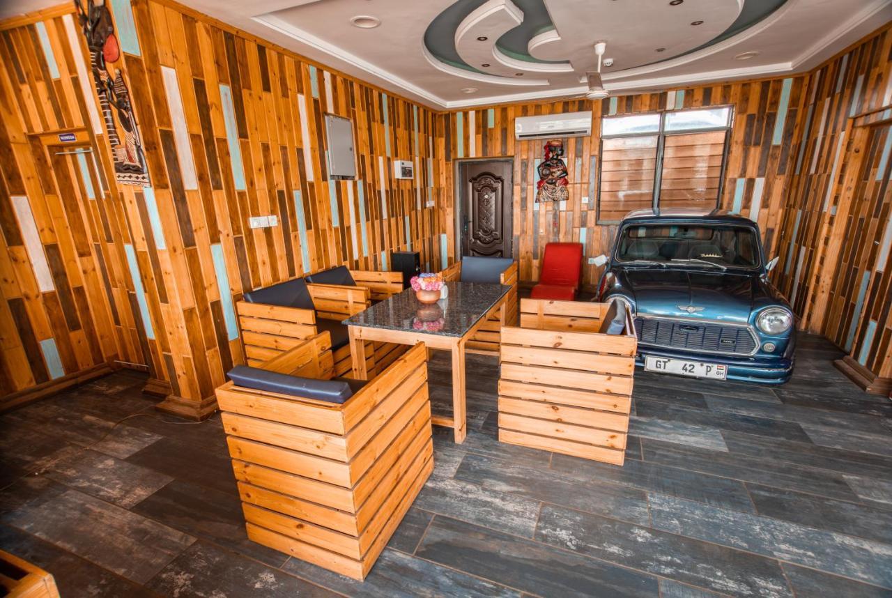 Plus 33 Hotel Nungua Экстерьер фото