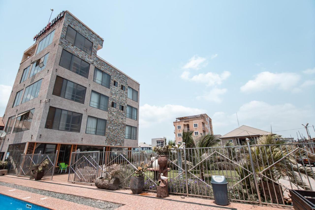 Plus 33 Hotel Nungua Экстерьер фото