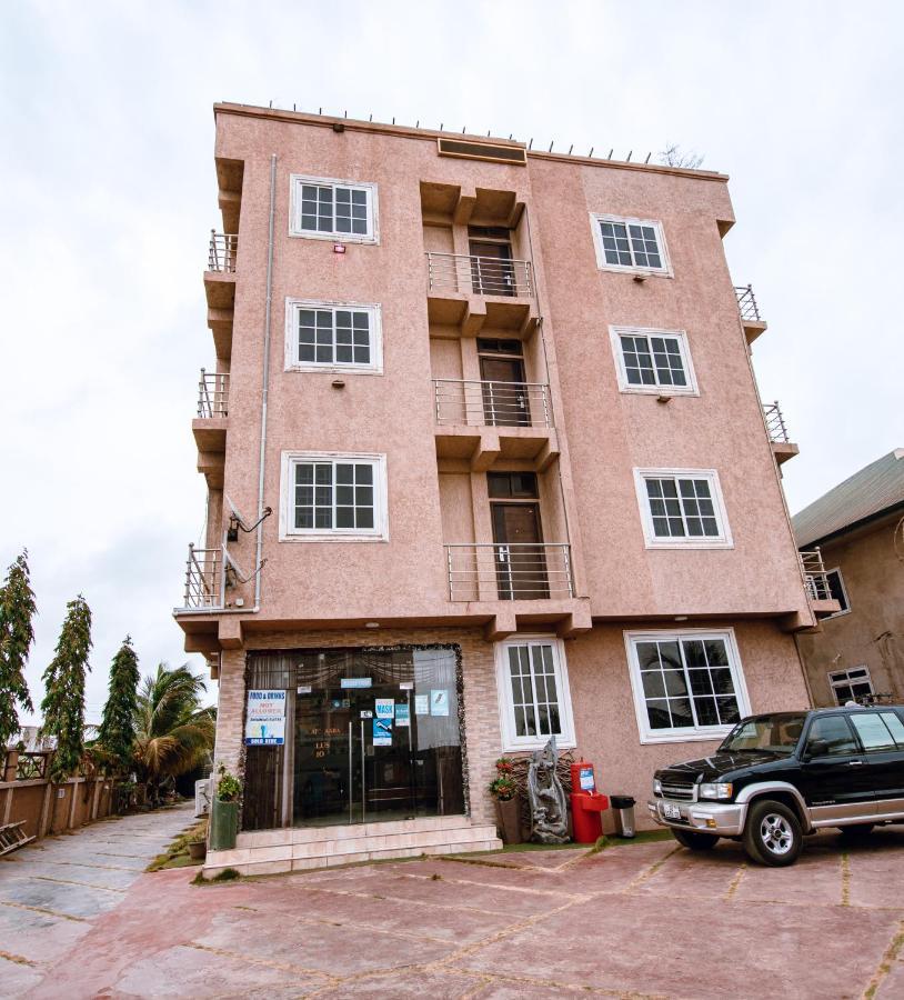 Plus 33 Hotel Nungua Экстерьер фото