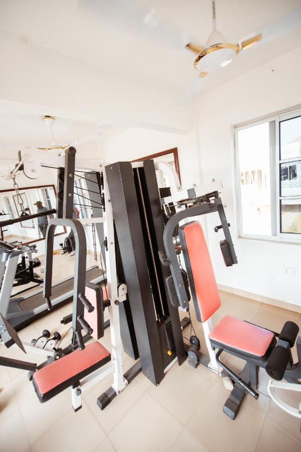 Plus 33 Hotel Nungua Экстерьер фото