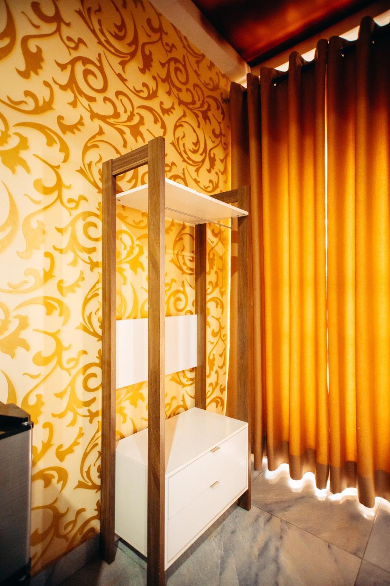 Plus 33 Hotel Nungua Экстерьер фото