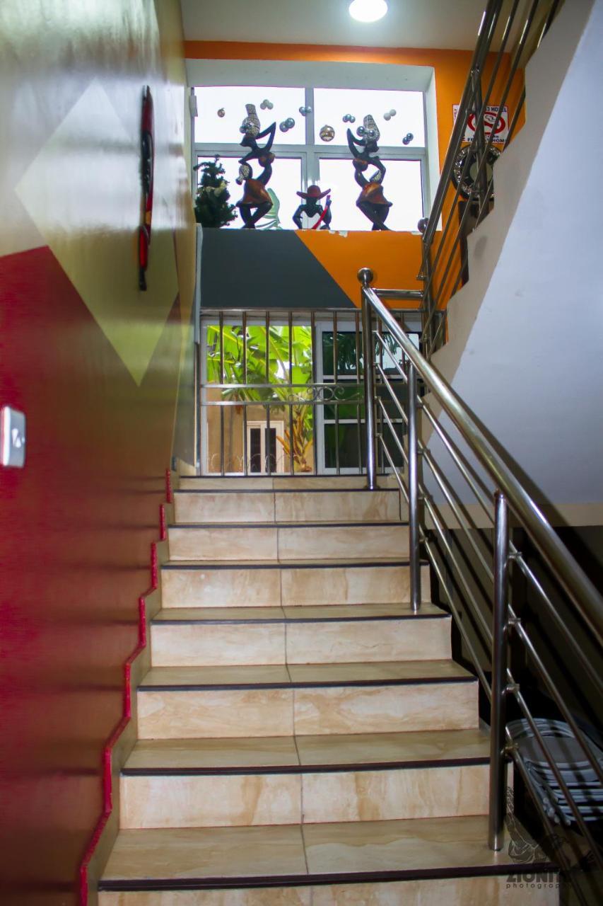 Plus 33 Hotel Nungua Экстерьер фото